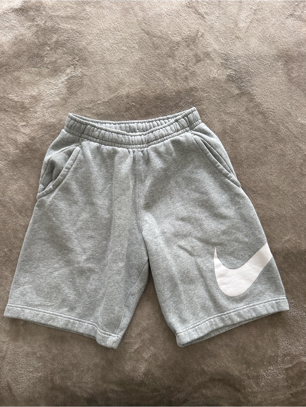 Nike Sportswear Club Men's Graphic Shorts - Picture 6 of 6